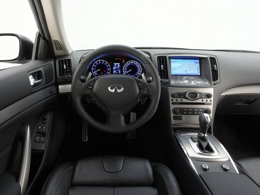  Infiniti G37 2010 года  (EU) (фото 10 из 53)